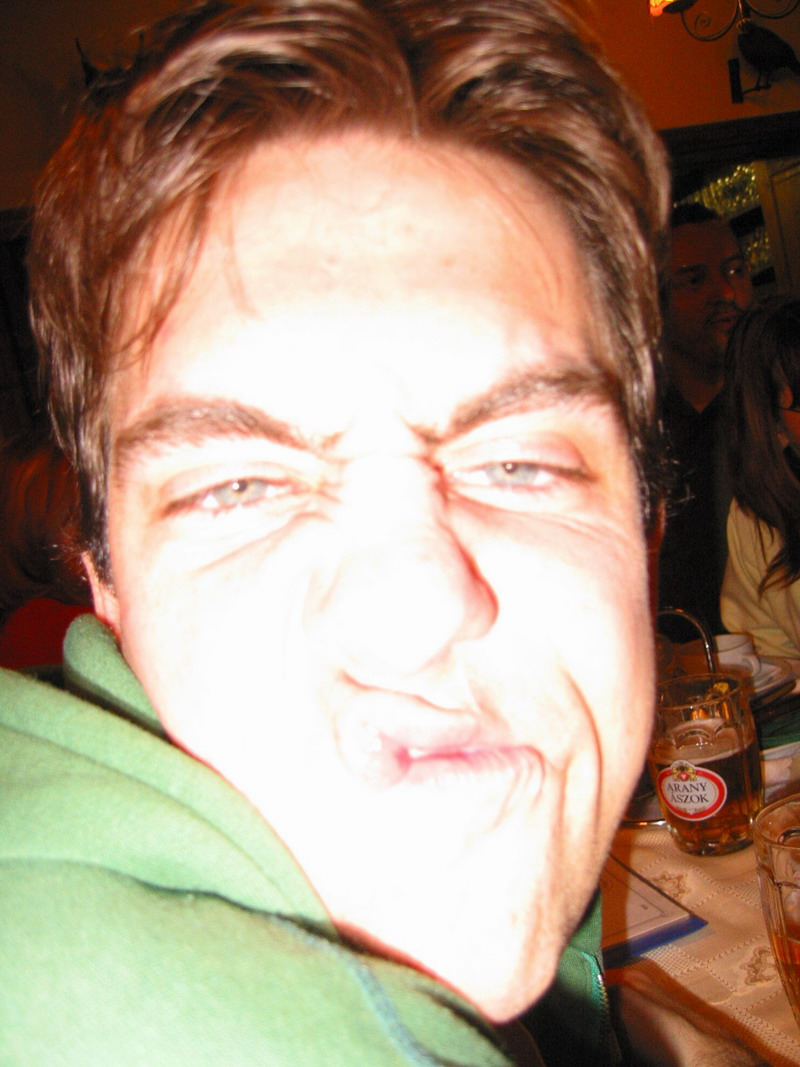 Ablak bezárása